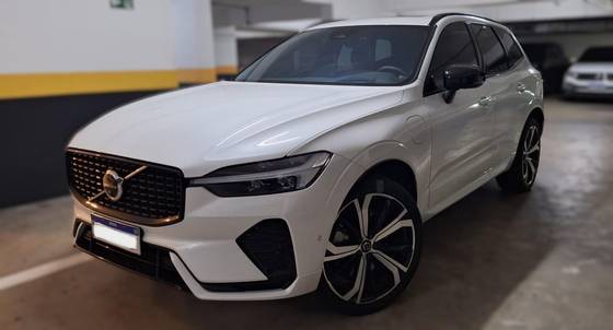 VOLVO XC60 2.0 T8 RECHARGE ULTIMATE DARK AWD GEARTRONIC
